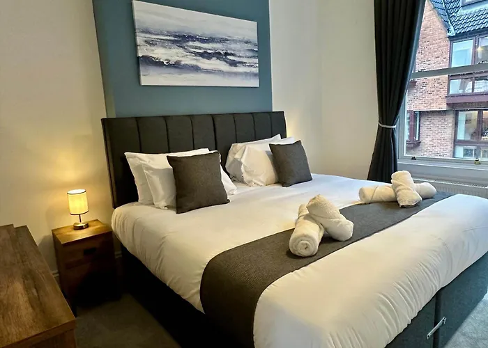 Hyde Brewery House - 2 Bedroom House With Parking